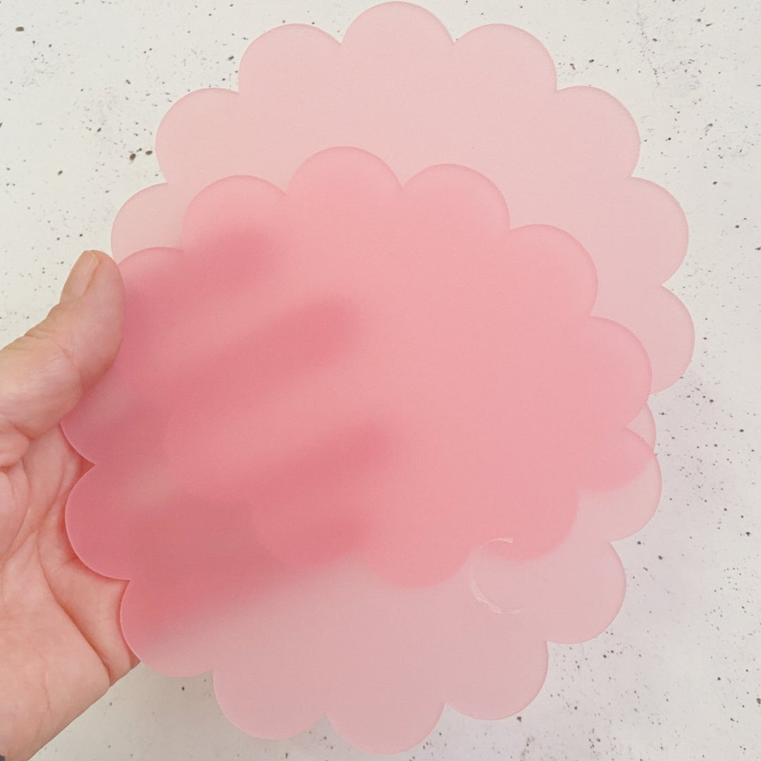 Scalloped Acrylic Cake Board Guide