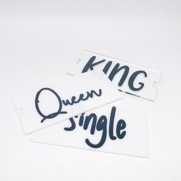 Swing tags for home organisation and storage baskets in your home